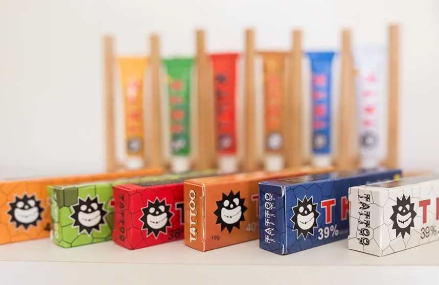 Cos'è TKTX Gold? È meglio la pomata anestetica Gold o Green? 6 comprativas diferencias colores tktx anestesico anestesia anestesica gold verde negra amarilla naranja azul blanca